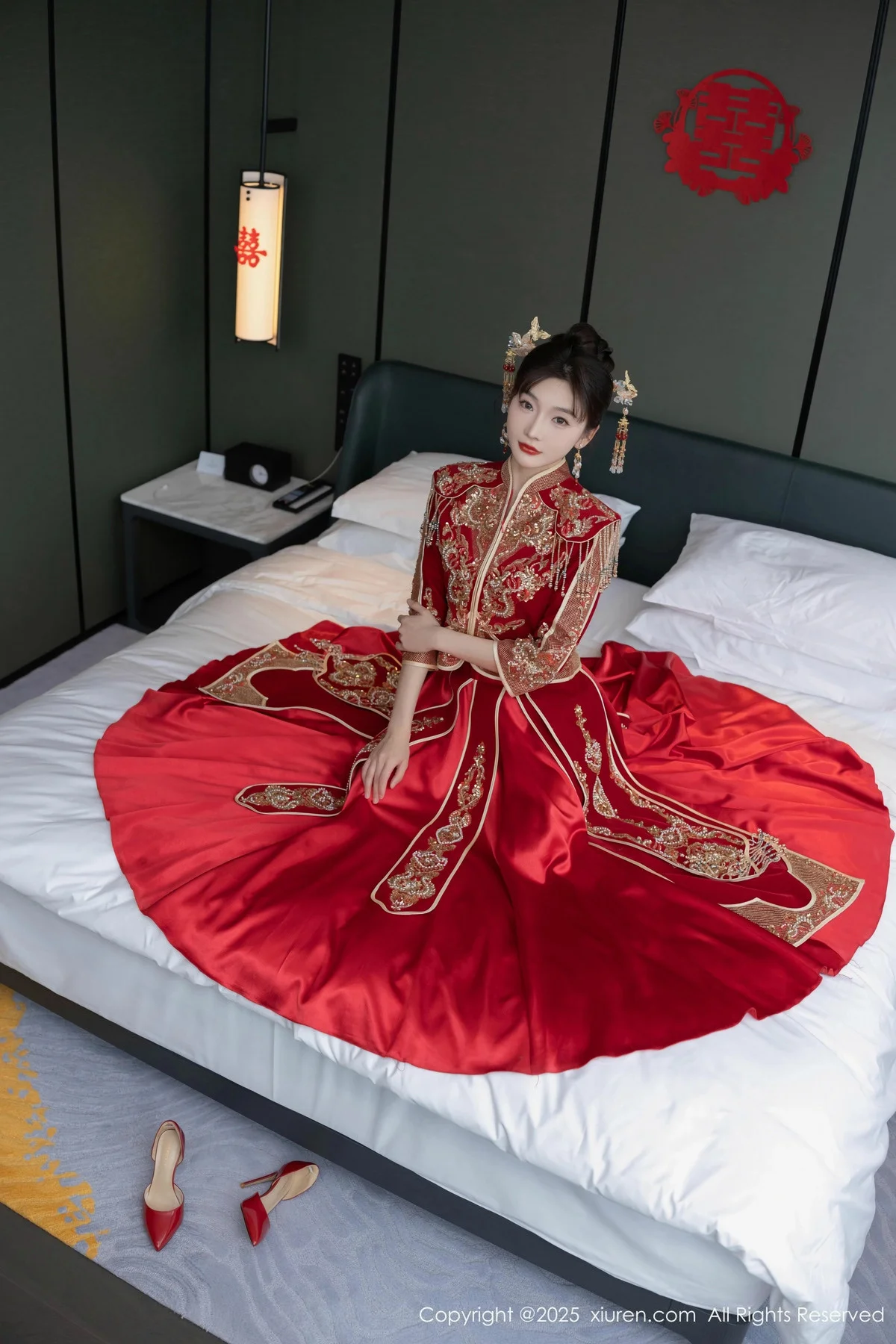 陆萱萱性感新娘装露红色内衣配超薄肉丝秀柔美身材绝美写真 第 4 张