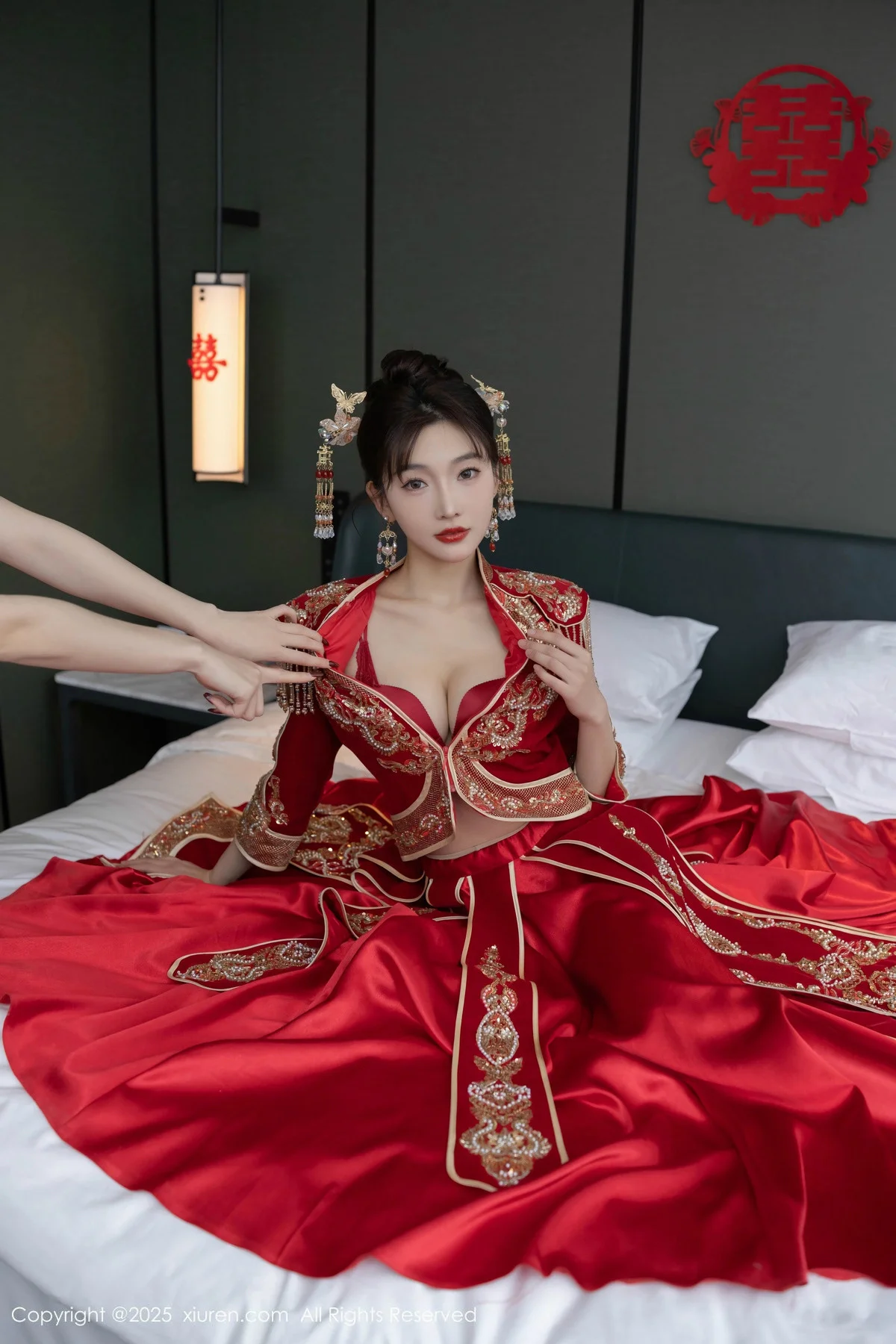 陆萱萱性感新娘装露红色内衣配超薄肉丝秀柔美身材绝美写真 第 7 张
