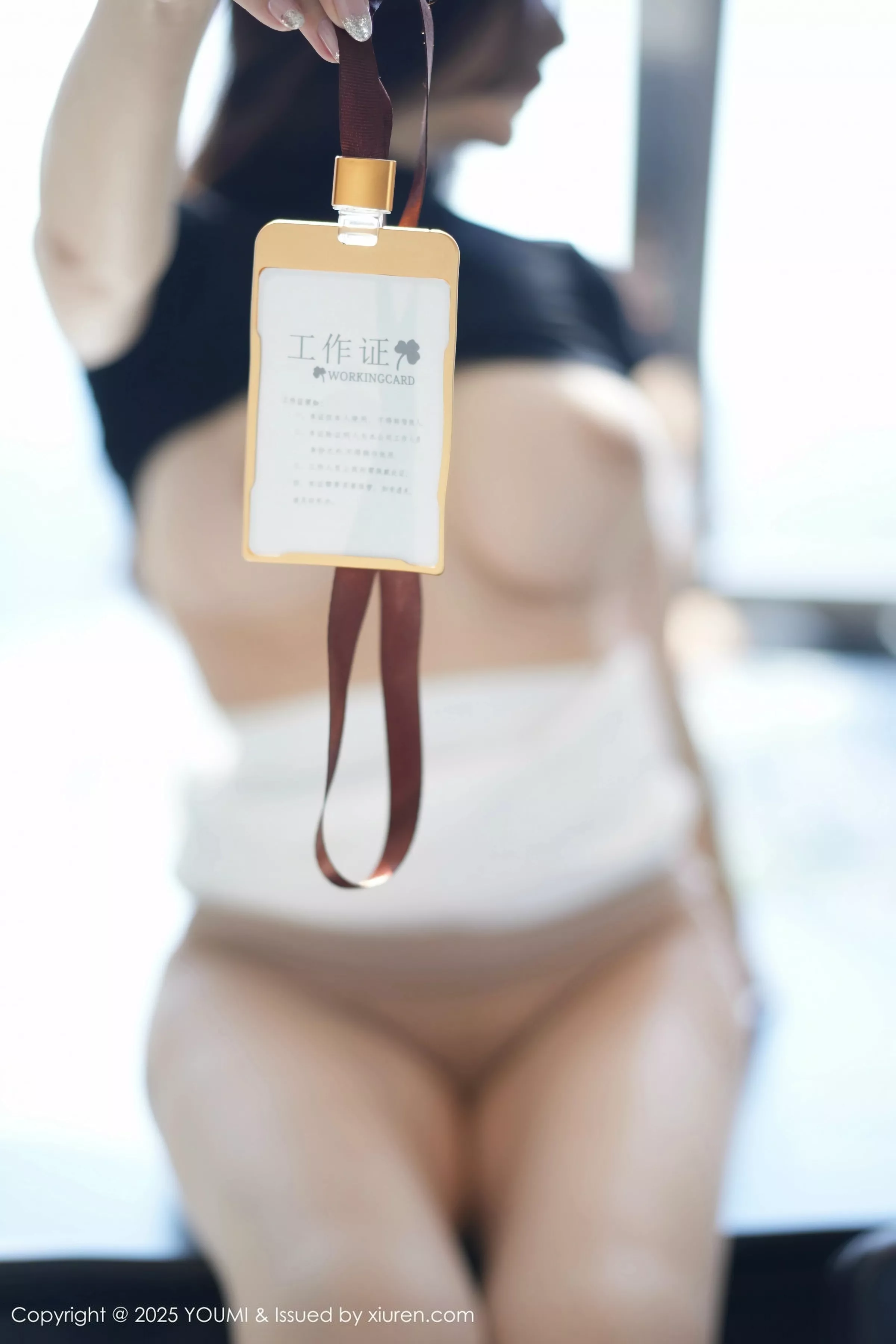 心妍小公主性感黑色OL服饰配超薄肉丝秀丰腴身材绝美写真 第 120 张
