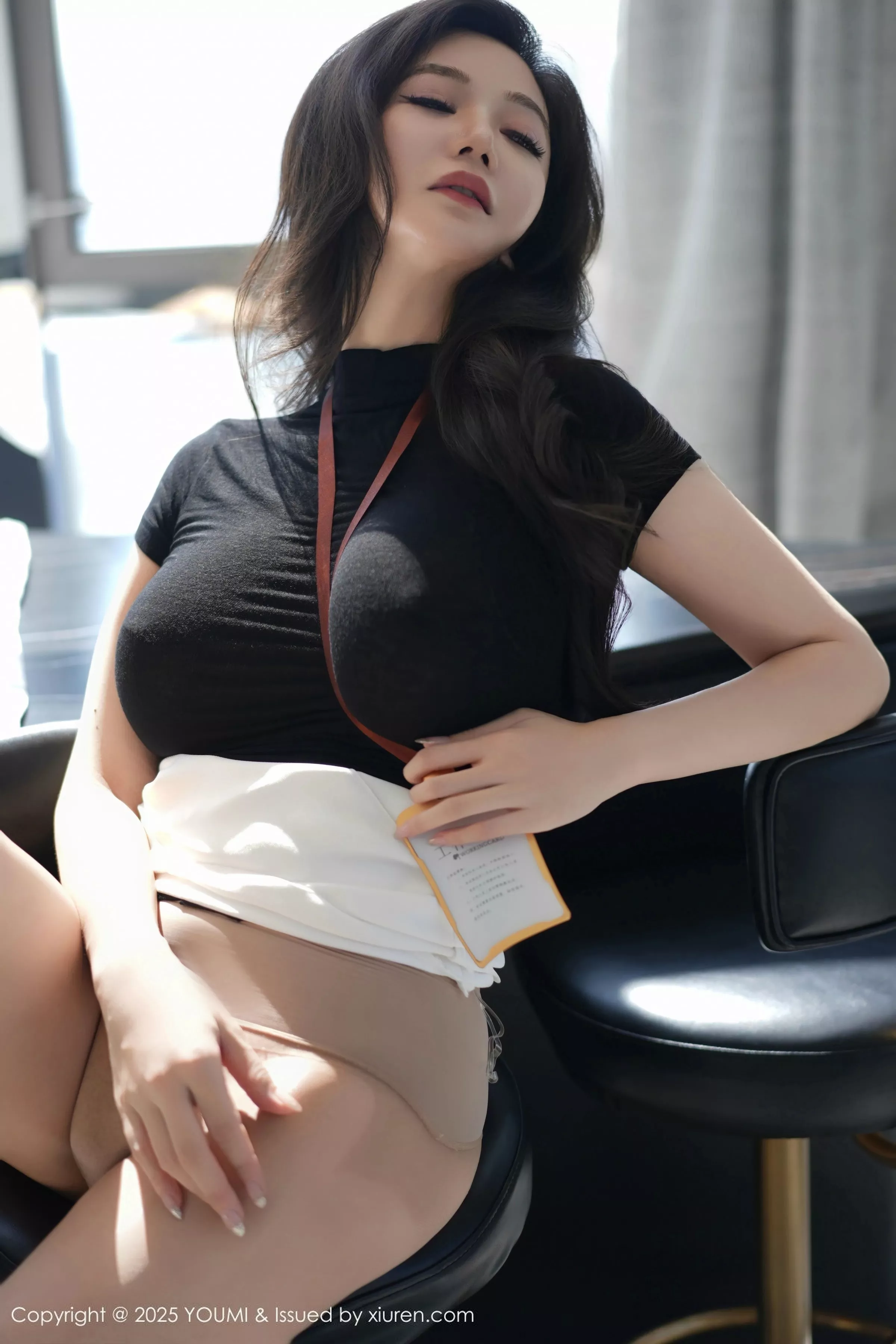 心妍小公主性感黑色OL服饰配超薄肉丝秀丰腴身材绝美写真 第 29 张