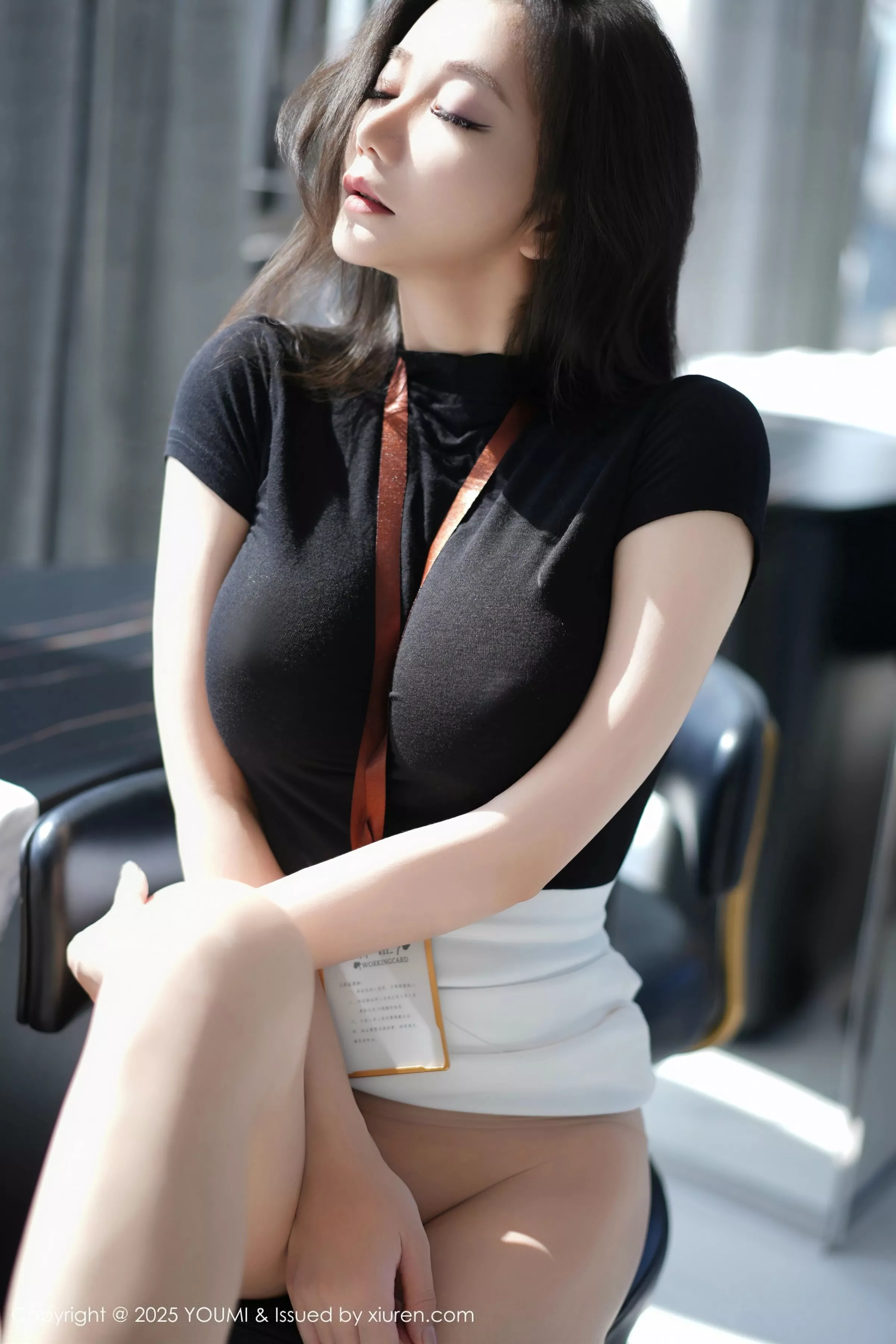 心妍小公主性感黑色OL服饰配超薄肉丝秀丰腴身材绝美写真 第 50 张