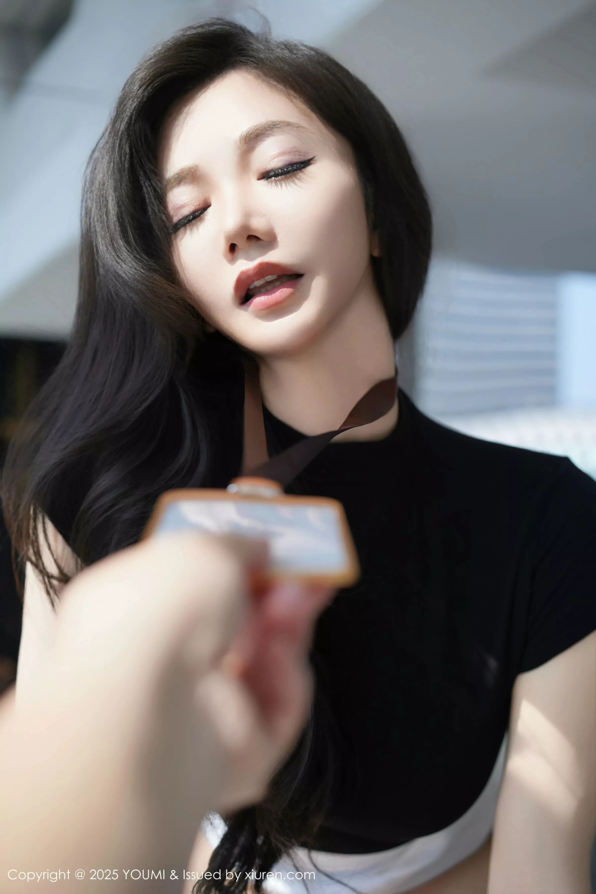 心妍小公主性感黑色OL服饰配超薄肉丝秀丰腴身材绝美写真 第 88 张