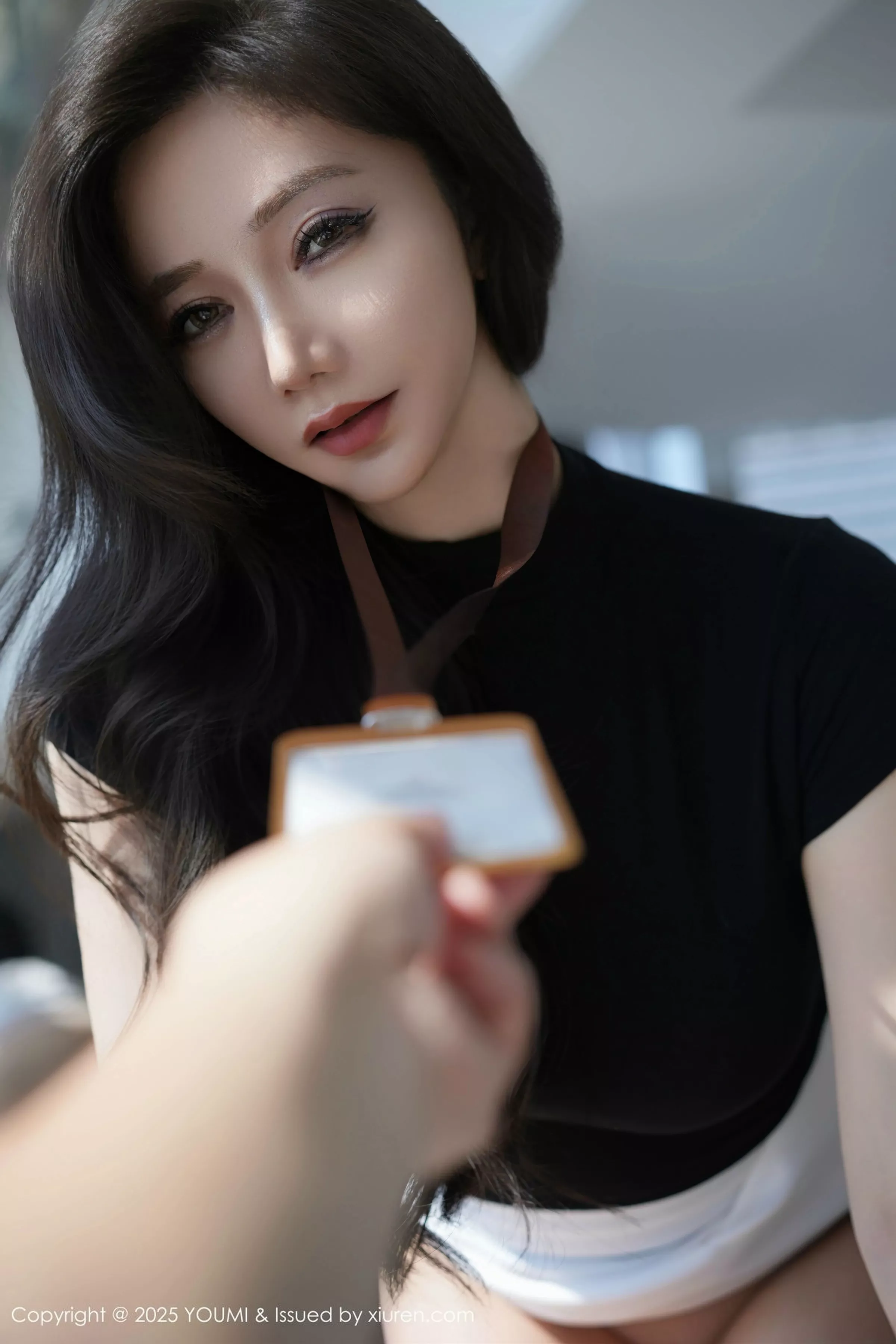 心妍小公主性感黑色OL服饰配超薄肉丝秀丰腴身材绝美写真 第 89 张