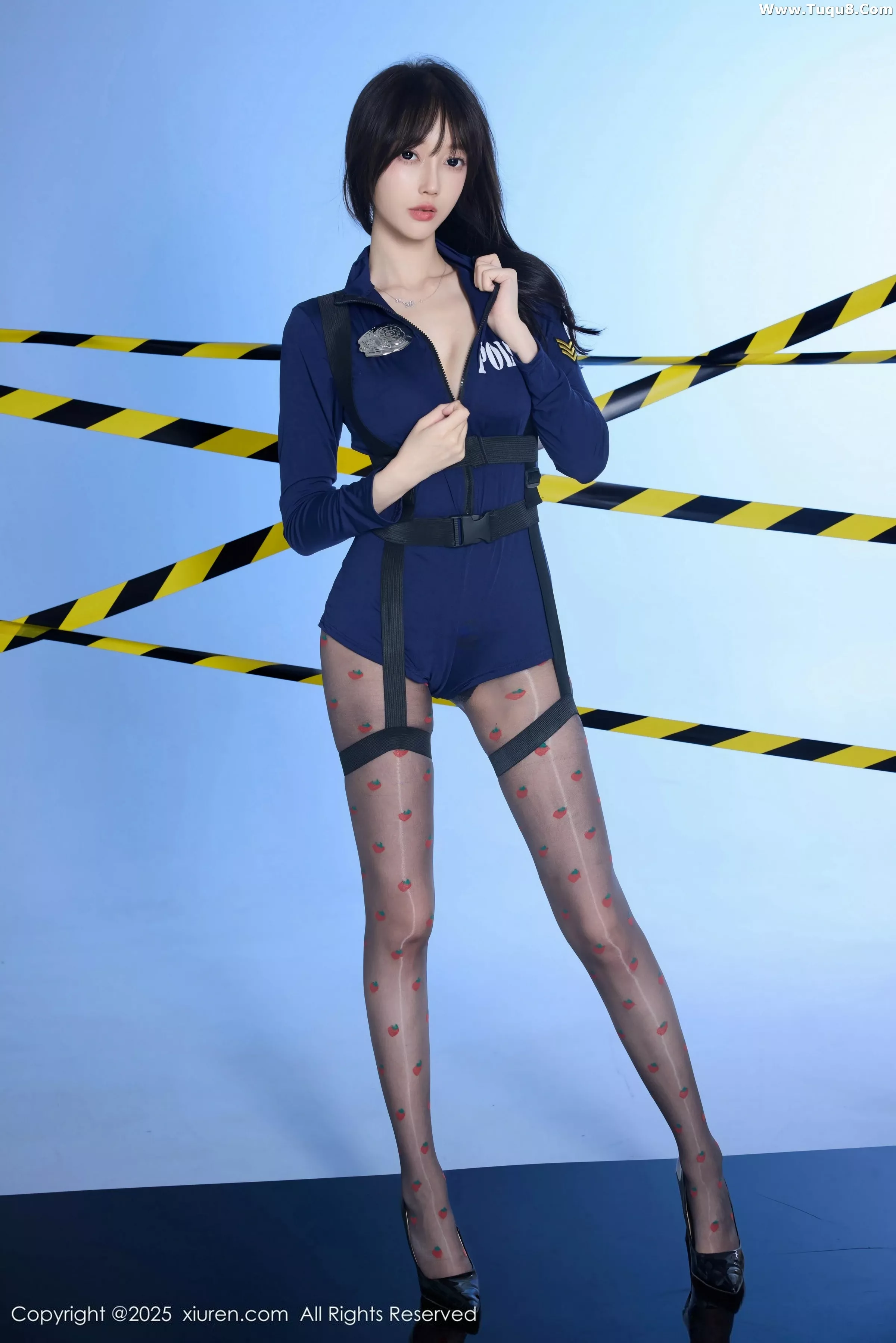 玥儿玥er性感制服配草莓黑丝+胶带裹身秀曼妙身姿绝美写真 第 38 张