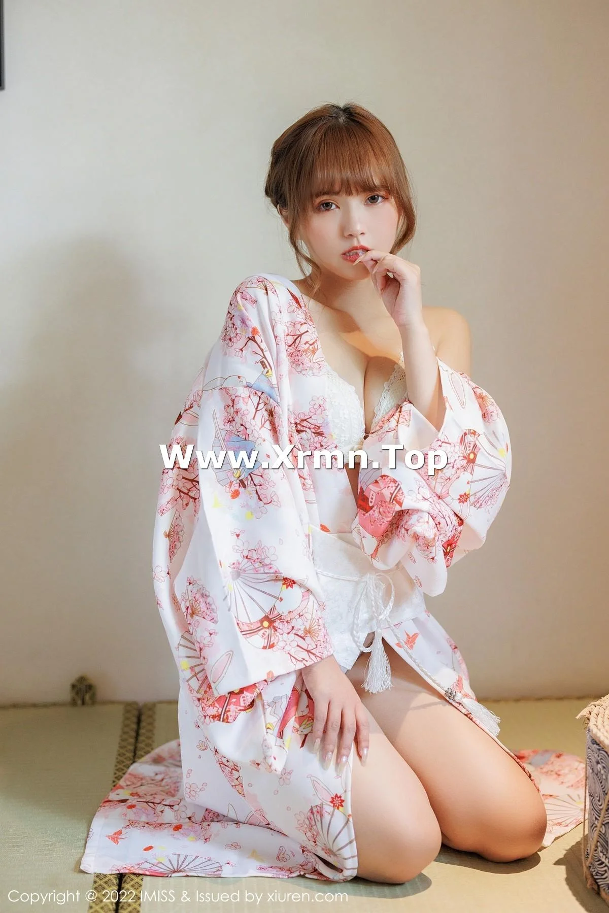 张思允Nice云南心愿旅拍半脱和服露蕾丝内衣完美绝美写真 第 44 张