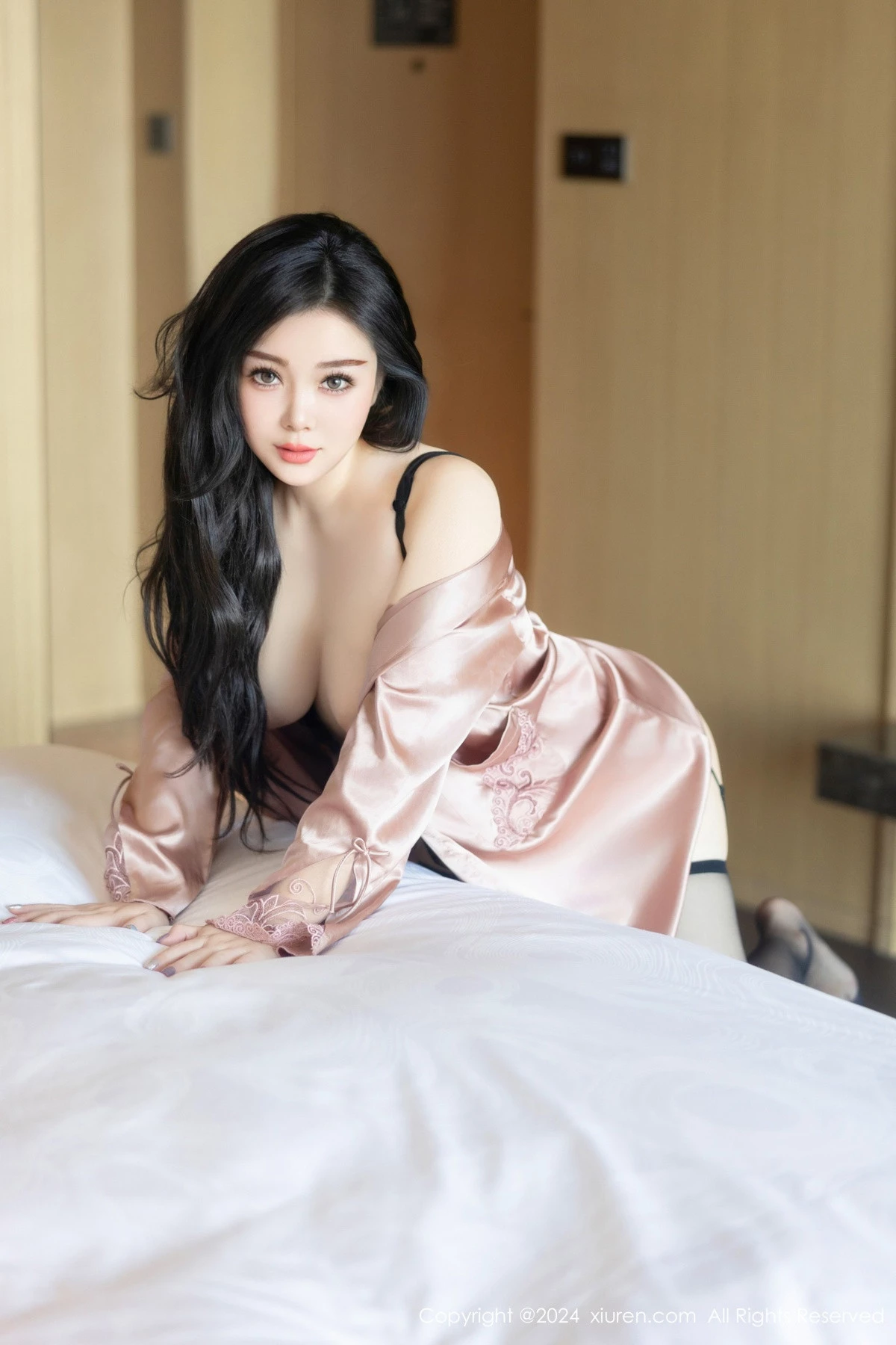 白洁bessie黑色情趣内衣配黑丝吊袜秀丰乳美臀绝美写真 第 32 张