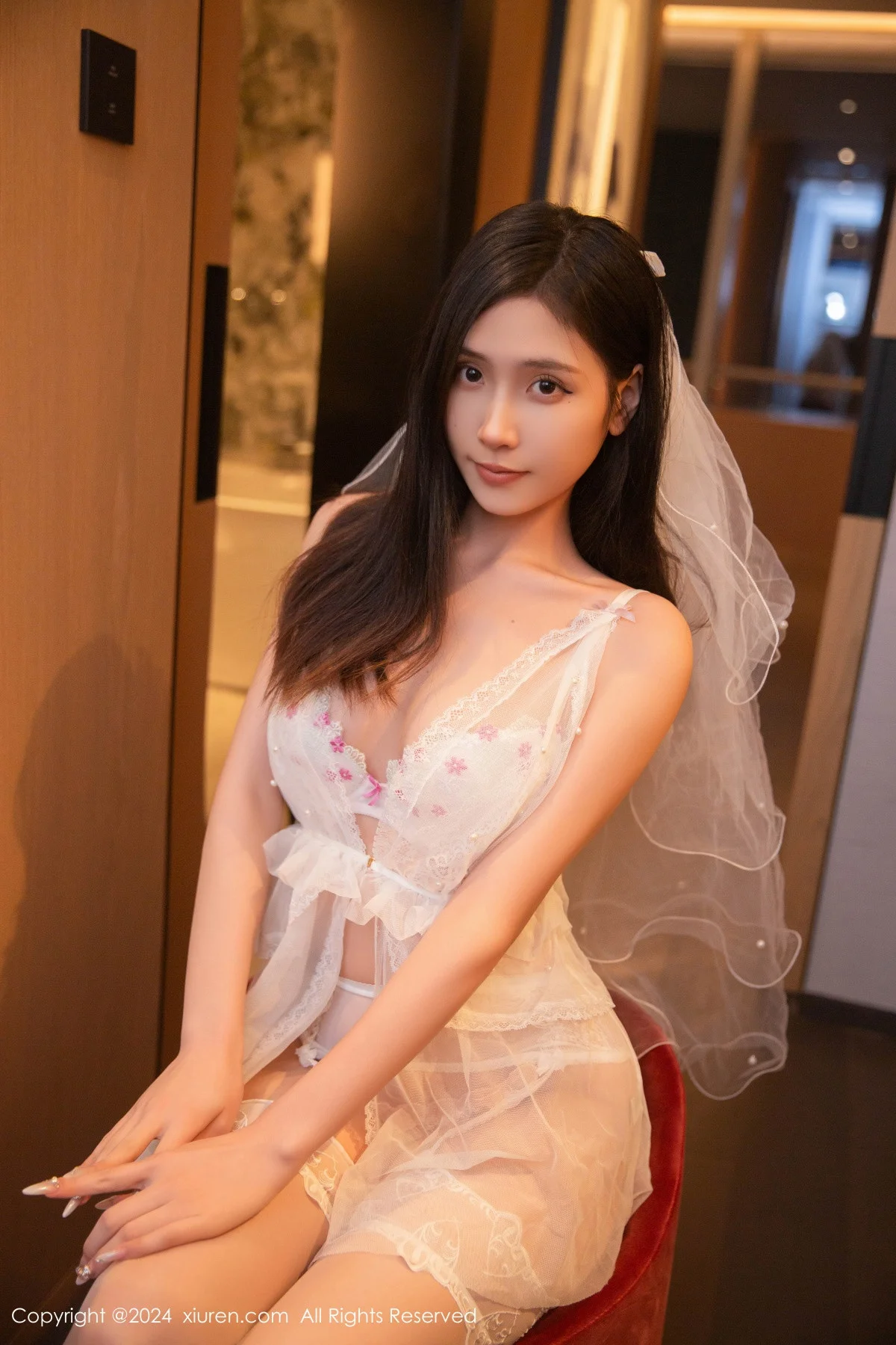 刘婷婷私房性感白色婚纱配白丝吊袜秀完美身材撩人绝美写真 第 9 张