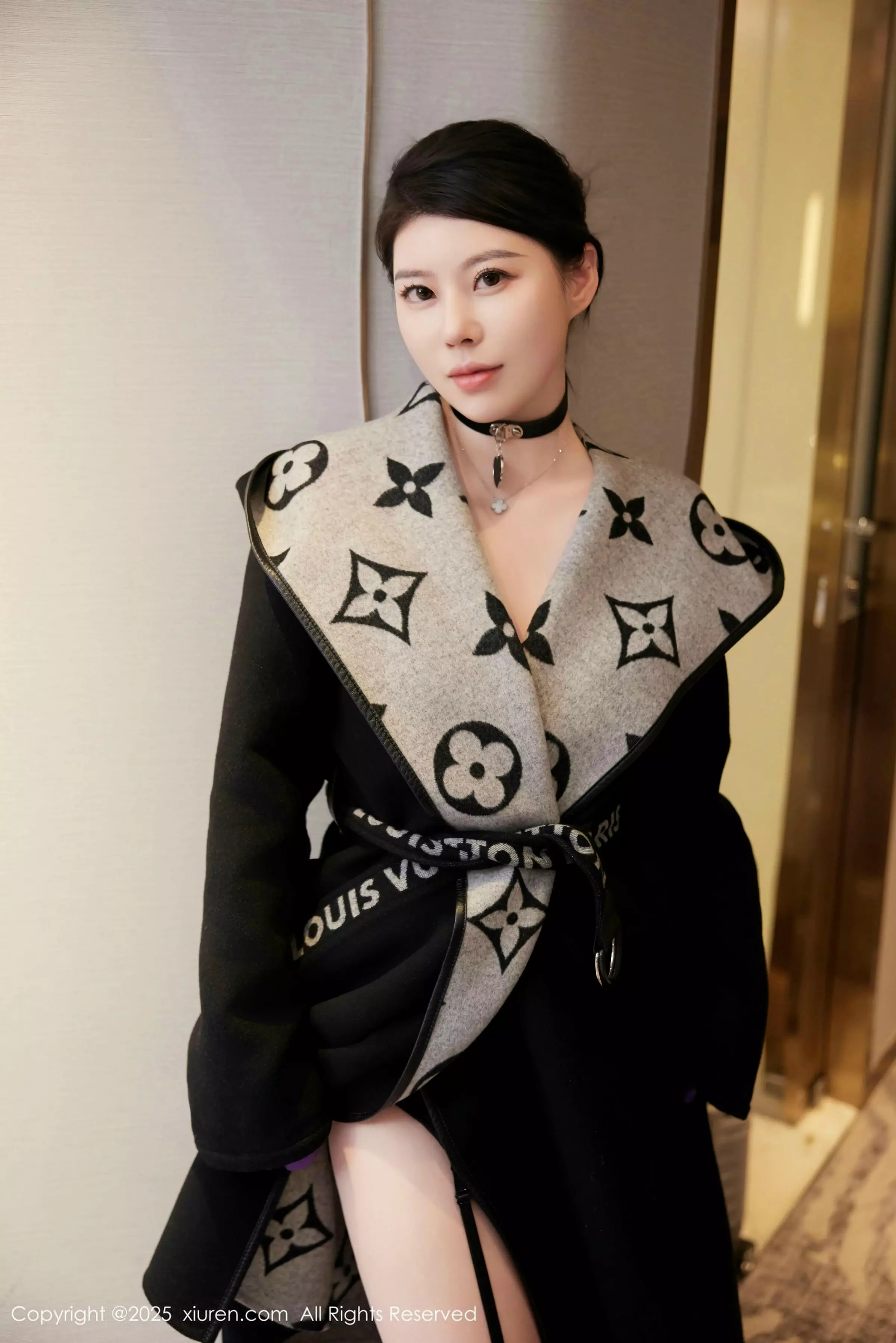 白茹雪abby性感紫色情趣内衣配黑丝吊袜秀丰腴身材绝美写真 第 21 张