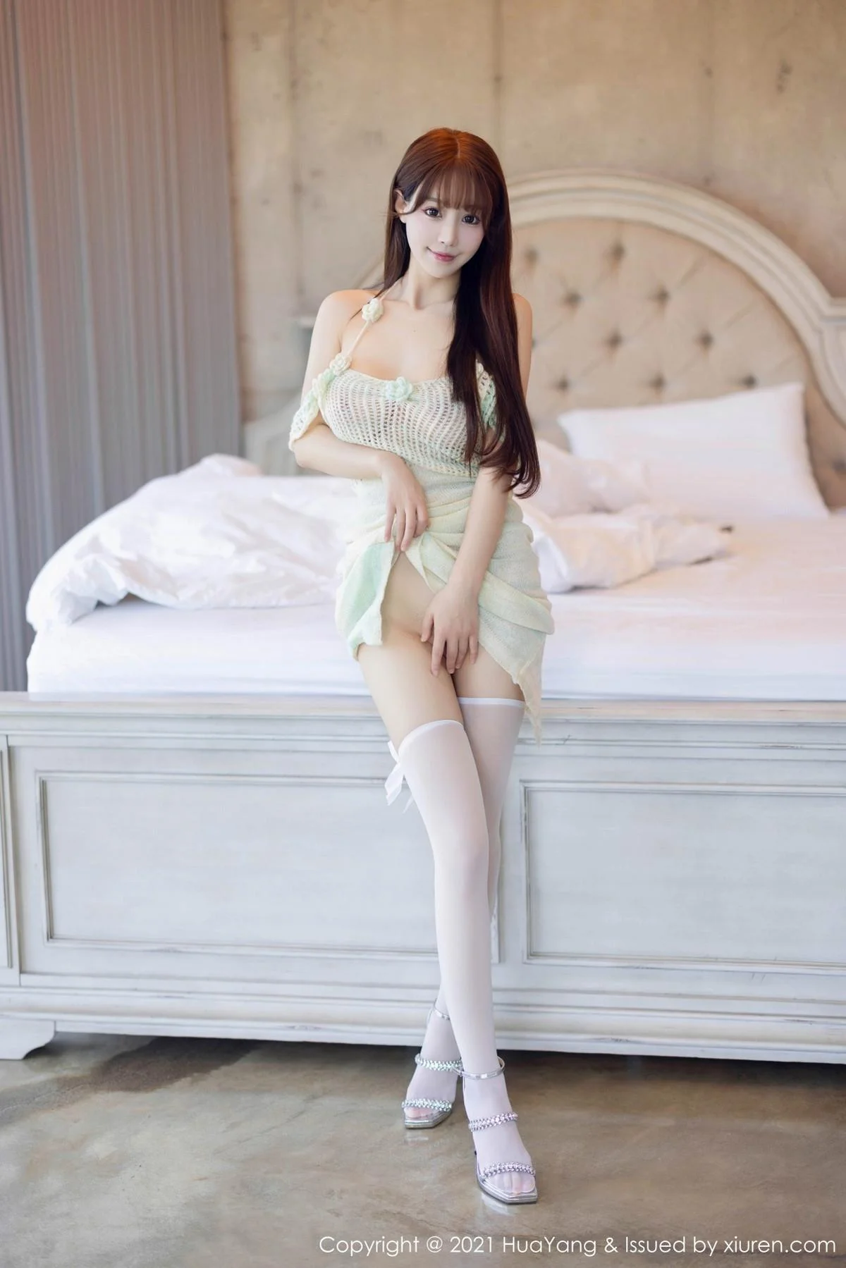 朱可儿Flora淡绿连衣短裙+紫色情趣服秀惹火身材绝美写真 第 26 张