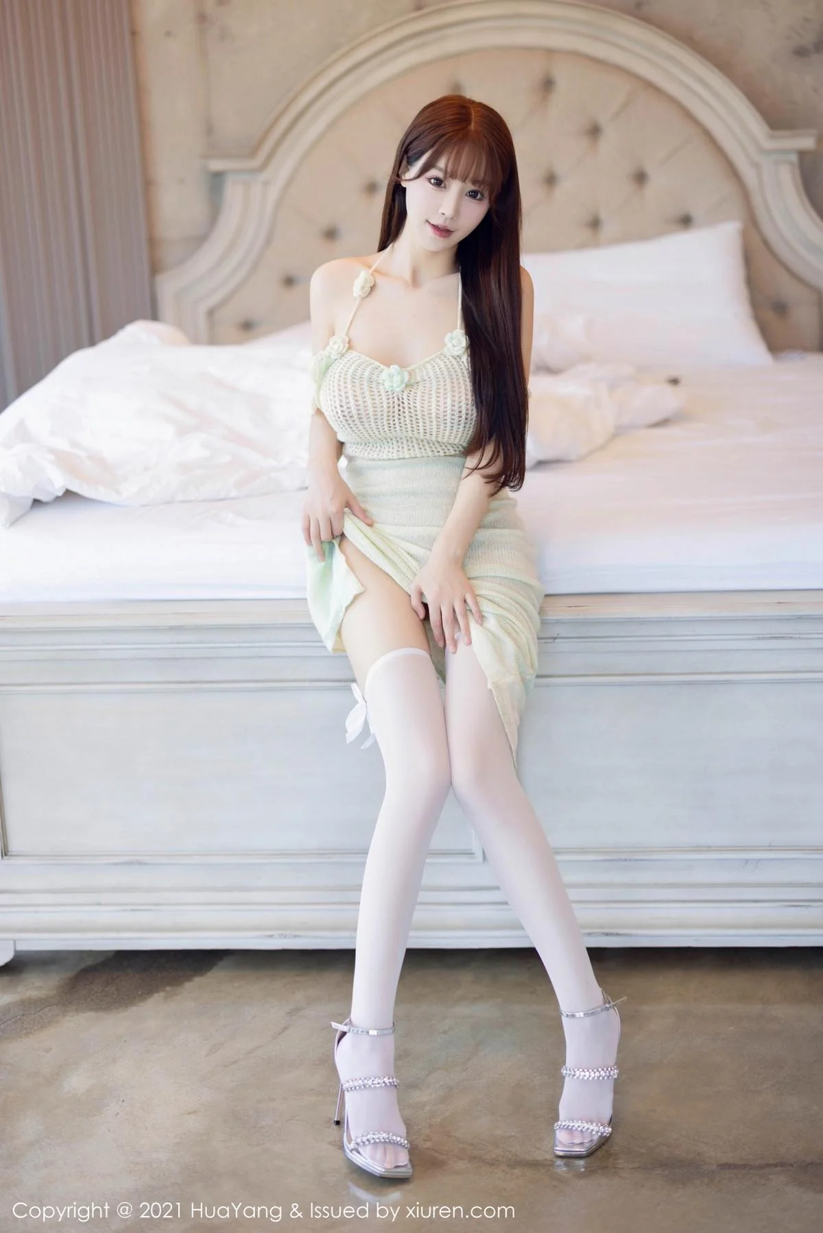 朱可儿Flora淡绿连衣短裙+紫色情趣服秀惹火身材绝美写真 第 7 张