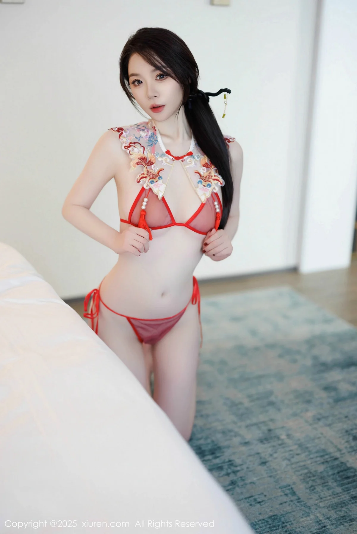 梦心玥性感红色旗袍服饰露红色内衣秀高挑曼妙身姿绝美写真 第 132 张