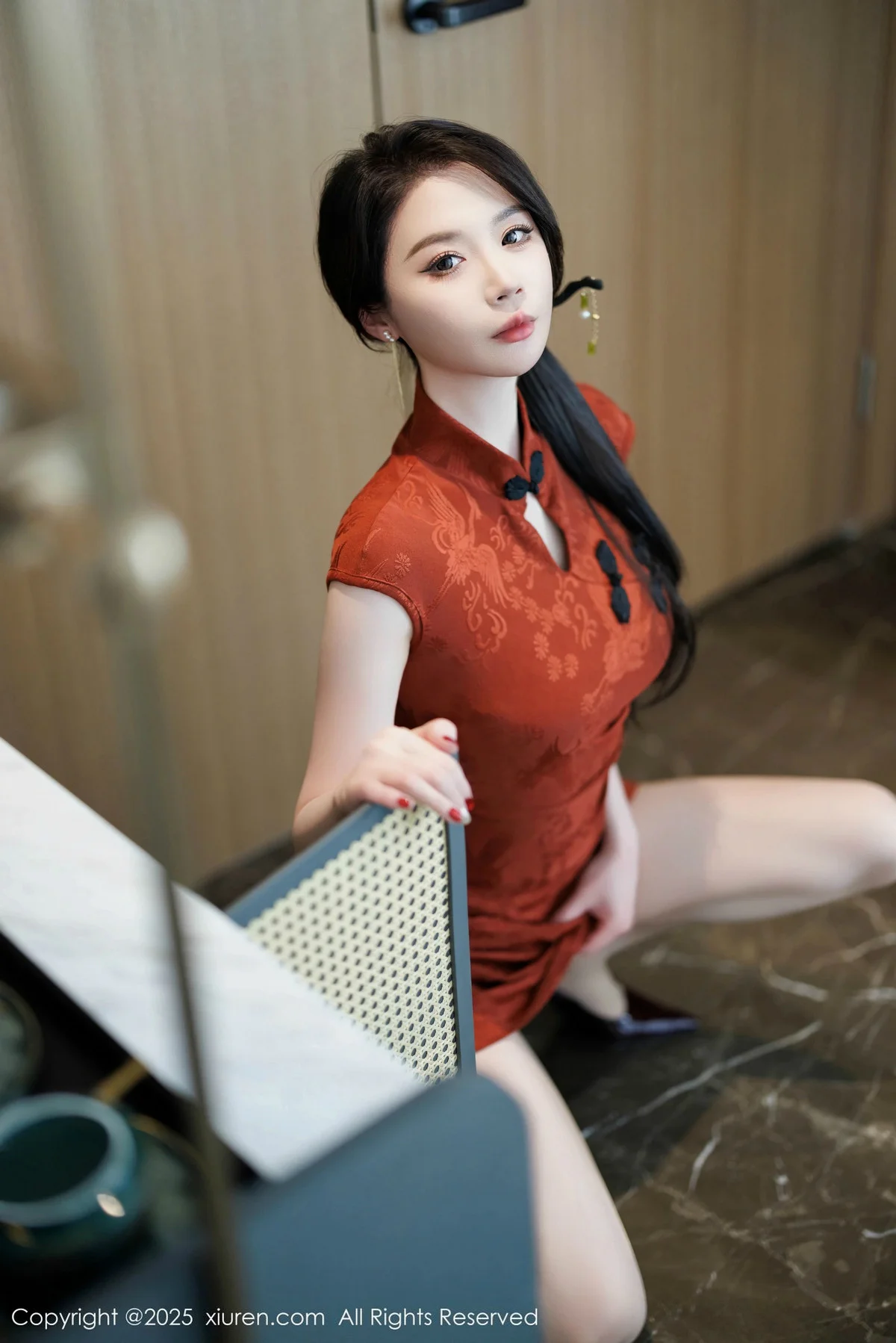梦心玥性感红色旗袍服饰露红色内衣秀高挑曼妙身姿绝美写真 第 48 张