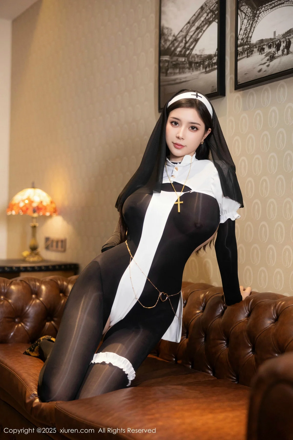 小蛮妖Yummy性感修女装配超薄连体黑丝秀完美身材绝美写真 第 10 张