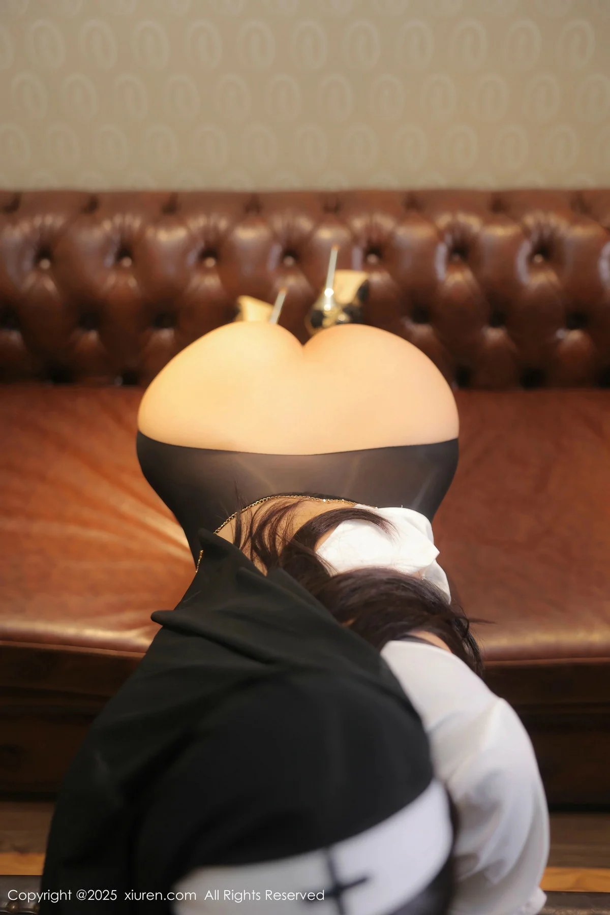 小蛮妖Yummy性感修女装配超薄连体黑丝秀完美身材绝美写真 第 12 张