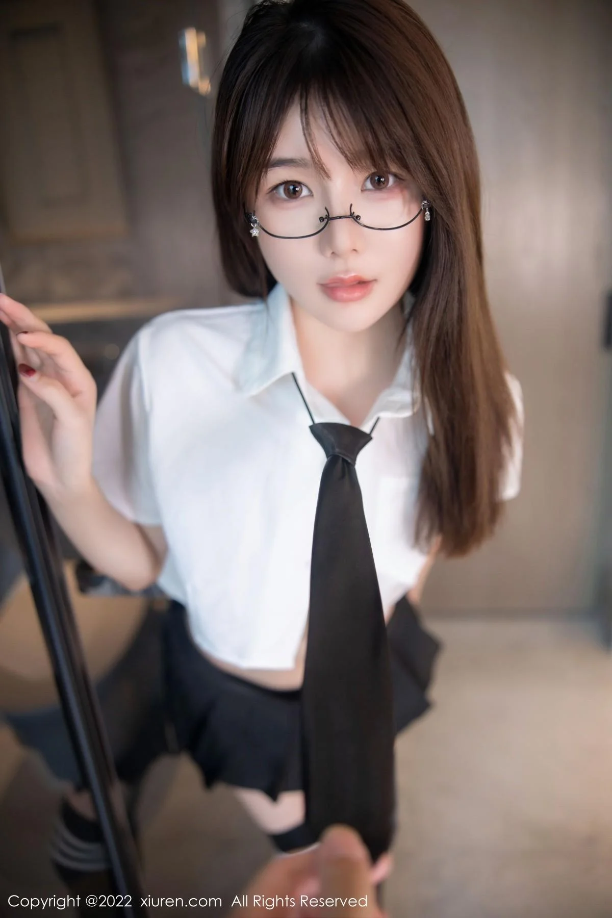 婠婠么性感学妹制服白色短T配黑短裙秀曼妙身姿绝美写真 第 51 张