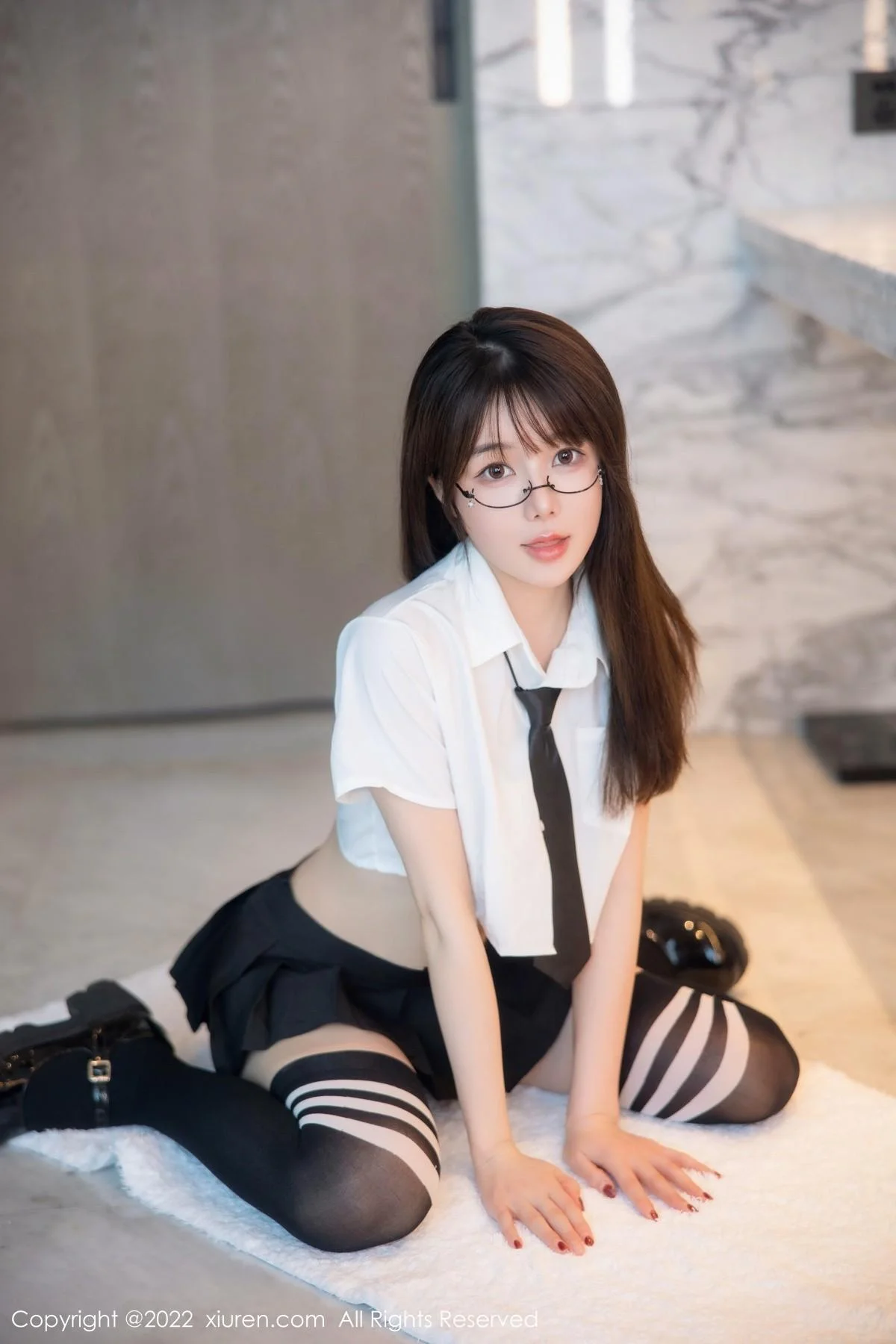 婠婠么性感学妹制服白色短T配黑短裙秀曼妙身姿绝美写真 第 56 张