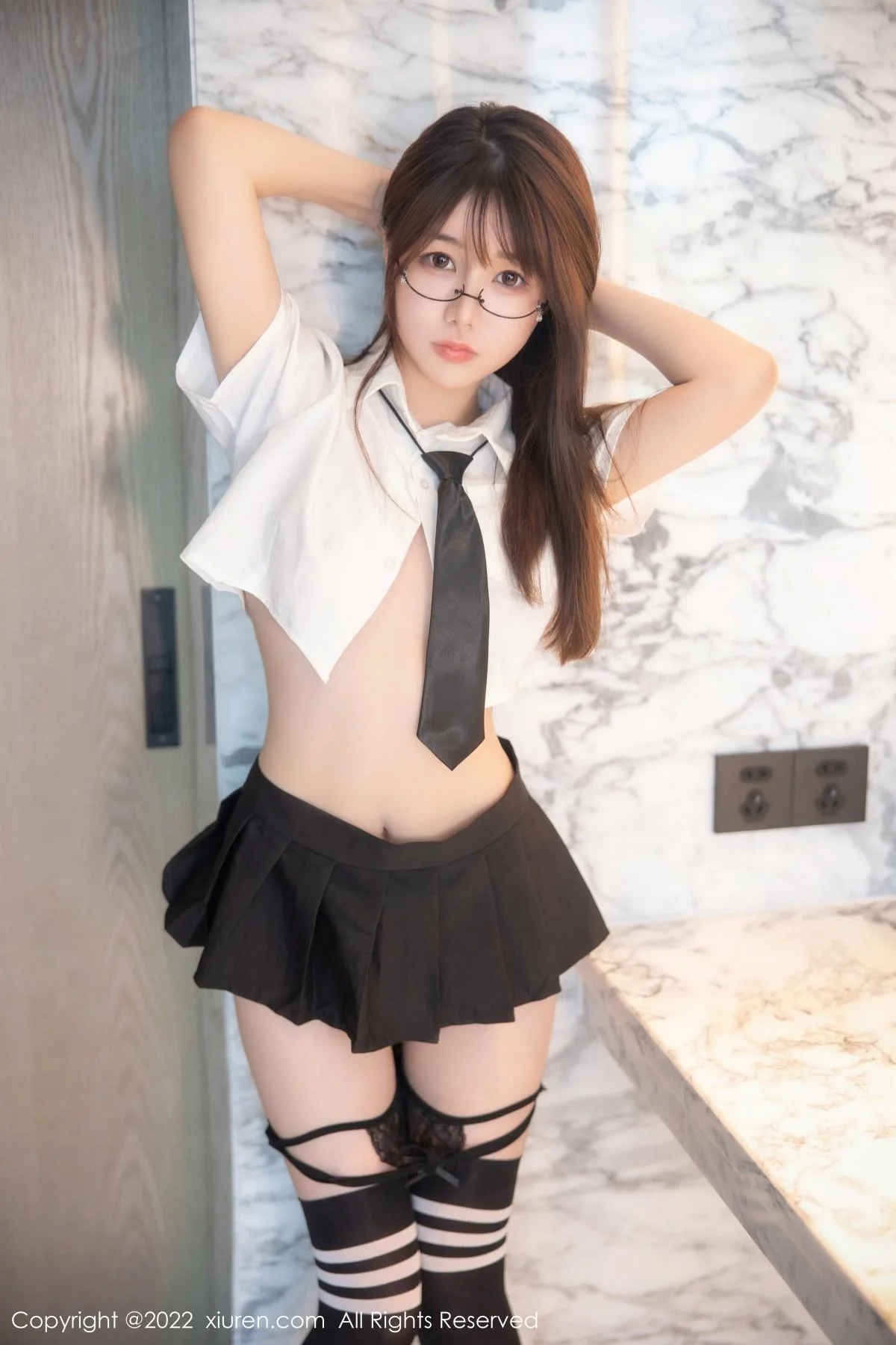 婠婠么性感学妹制服白色短T配黑短裙秀曼妙身姿绝美写真 第 71 张