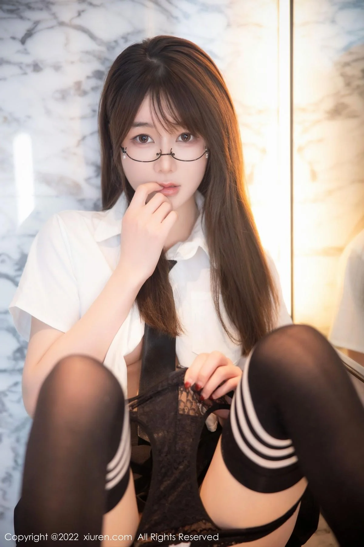 婠婠么性感学妹制服白色短T配黑短裙秀曼妙身姿绝美写真 第 72 张