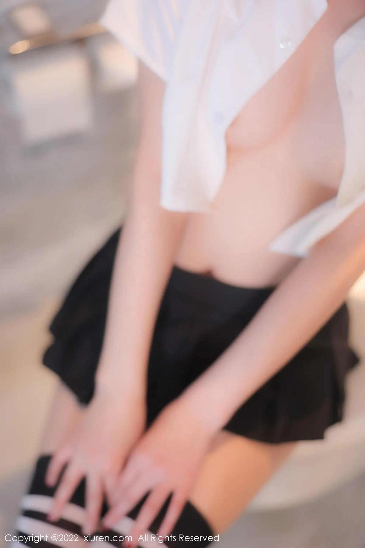 婠婠么性感学妹制服白色短T配黑短裙秀曼妙身姿绝美写真 第 87 张