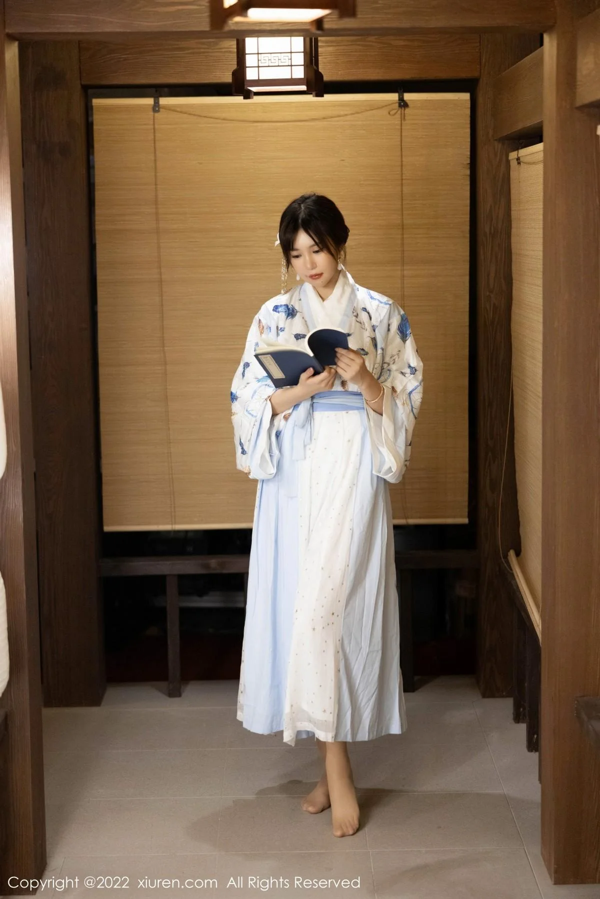 绮里嘉ula私房日式风性感和服配超薄无内肉丝极致绝美写真 第 1 张