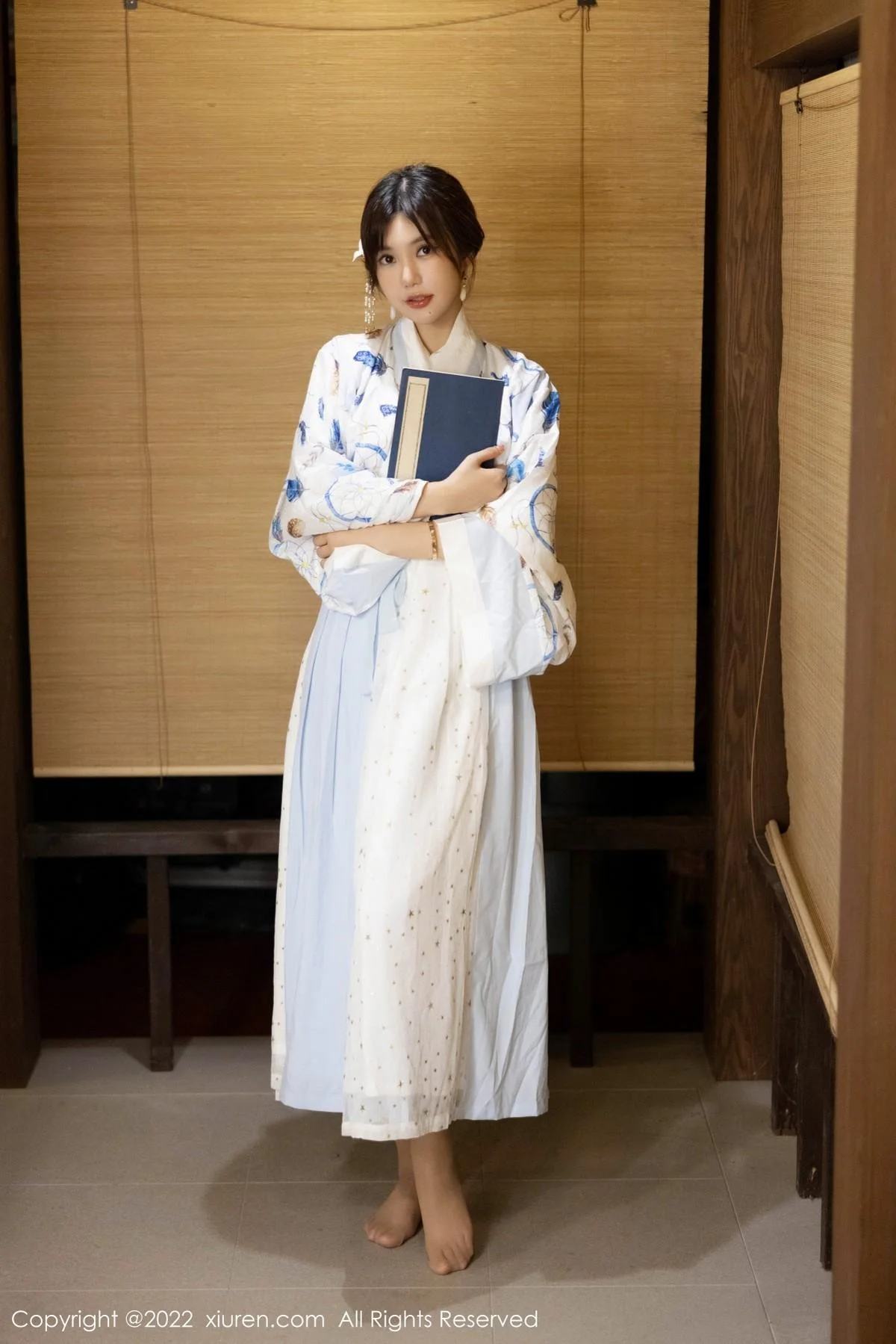 绮里嘉ula私房日式风性感和服配超薄无内肉丝极致绝美写真 第 2 张