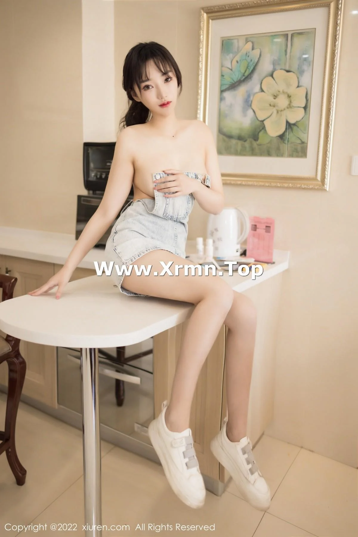 西门小玉户外性感牛仔吊带服真空秀凹凸身材火辣绝美写真 第 10 张