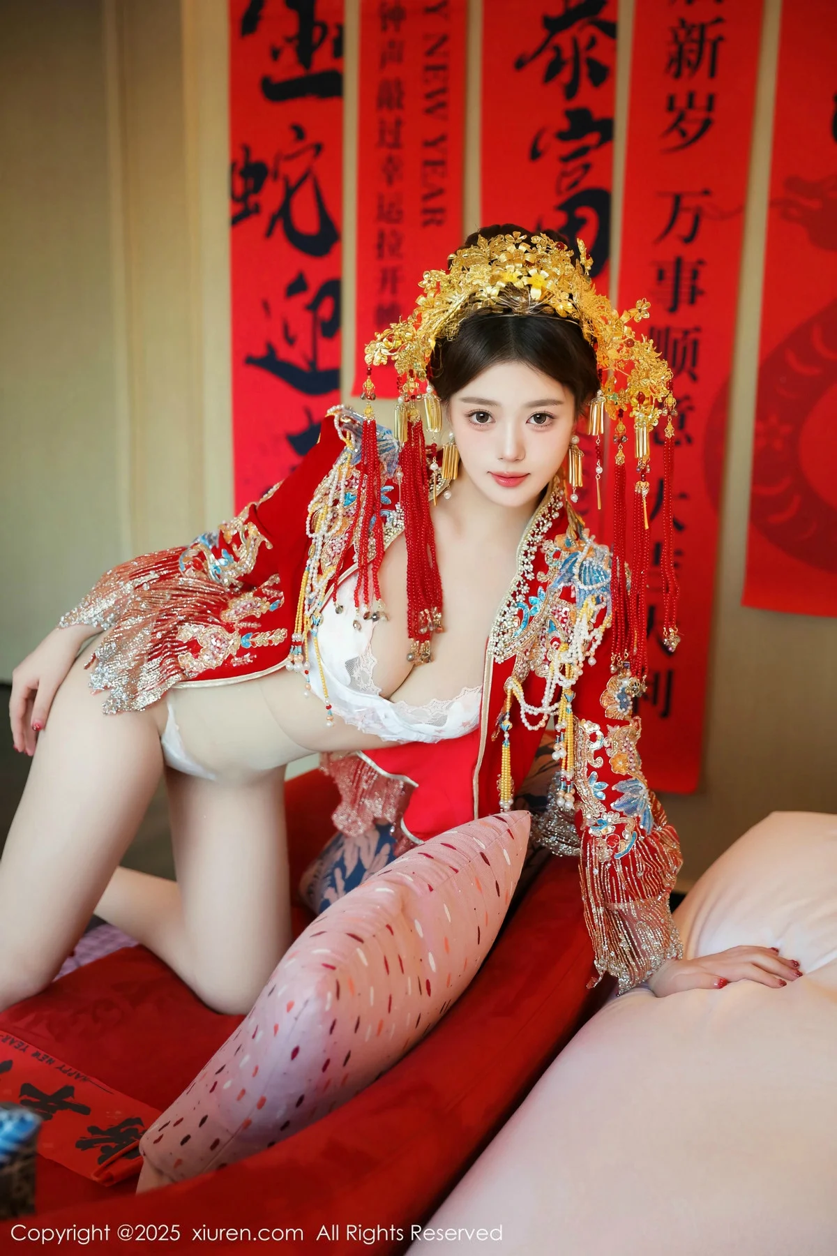 蛋蛋宝新年主题性感红色新娘装露白色内衣秀丰腴身材绝美写真 第 103 张
