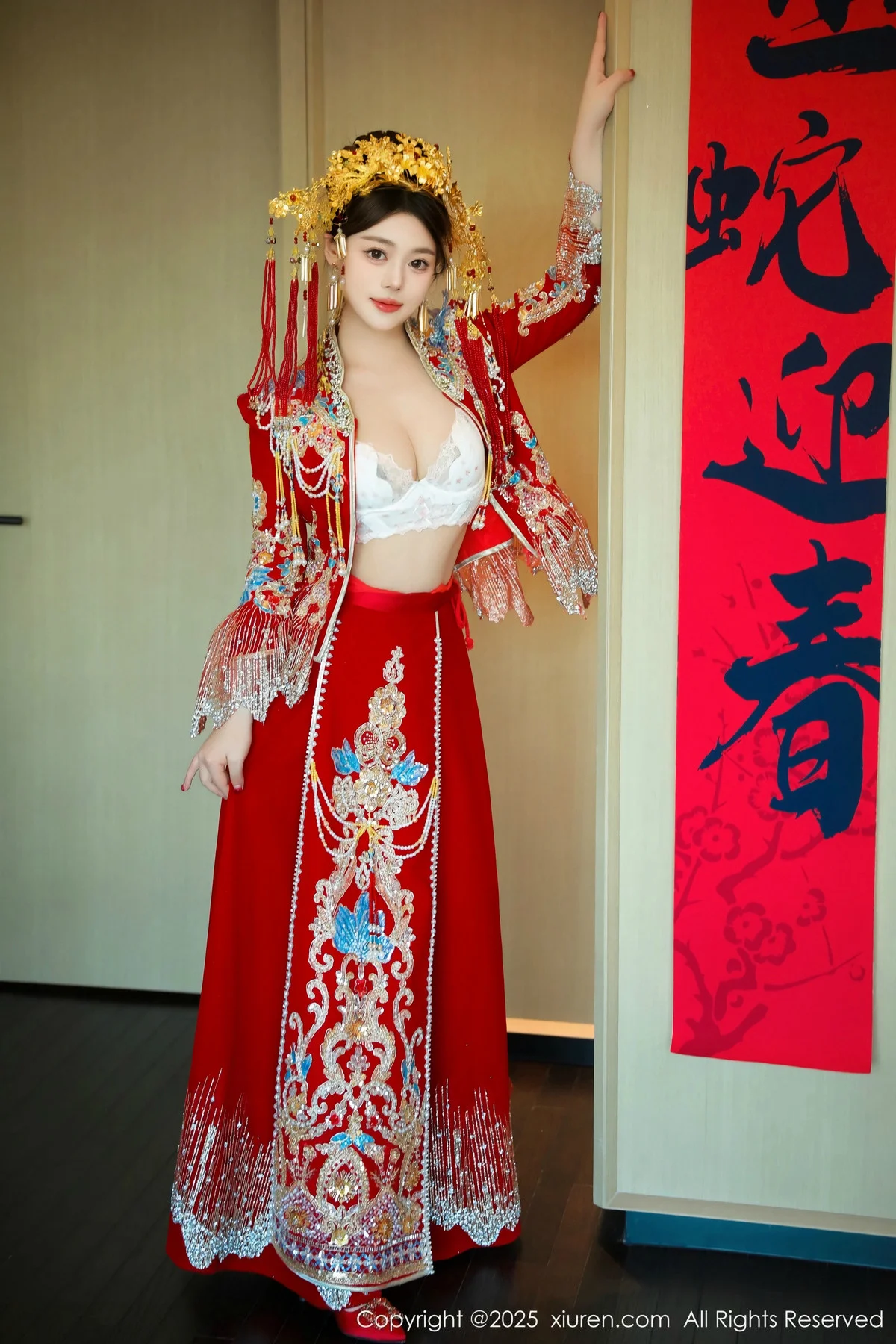 蛋蛋宝新年主题性感红色新娘装露白色内衣秀丰腴身材绝美写真 第 75 张