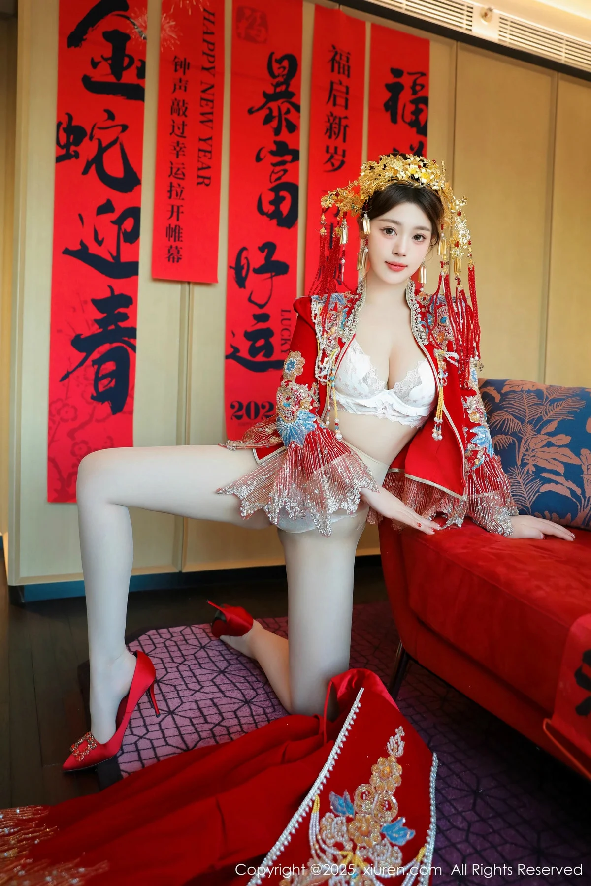 蛋蛋宝新年主题性感红色新娘装露白色内衣秀丰腴身材绝美写真 第 90 张